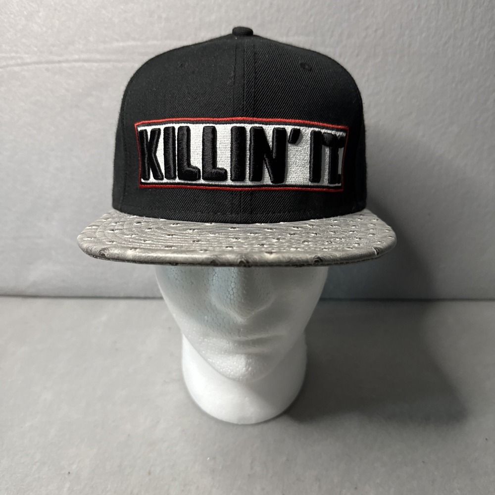 Black Snapback Hat with 'KILLIN' IT' Embroidered Patch and Gray Patterned Brim
